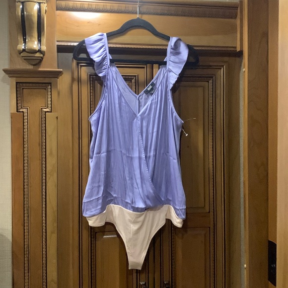 NWOT Paige V-back Thong Bodysuit Ruffled Cap Sleeve in Periwinkle Size XL - Picture 4 of 12